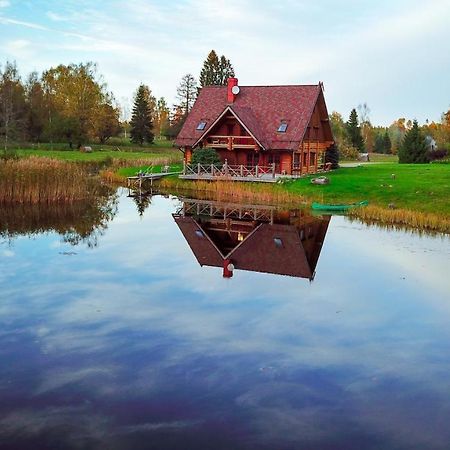Jaun-Ievinas Hotell Rauna Exteriör bild