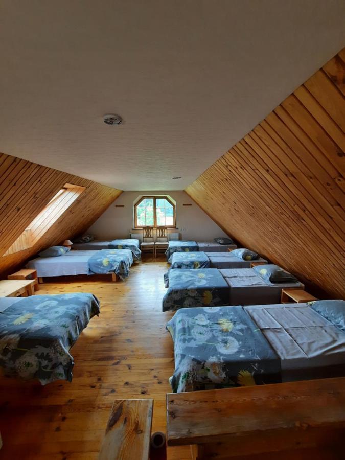 Jaun-Ievinas Hotell Rauna Exteriör bild