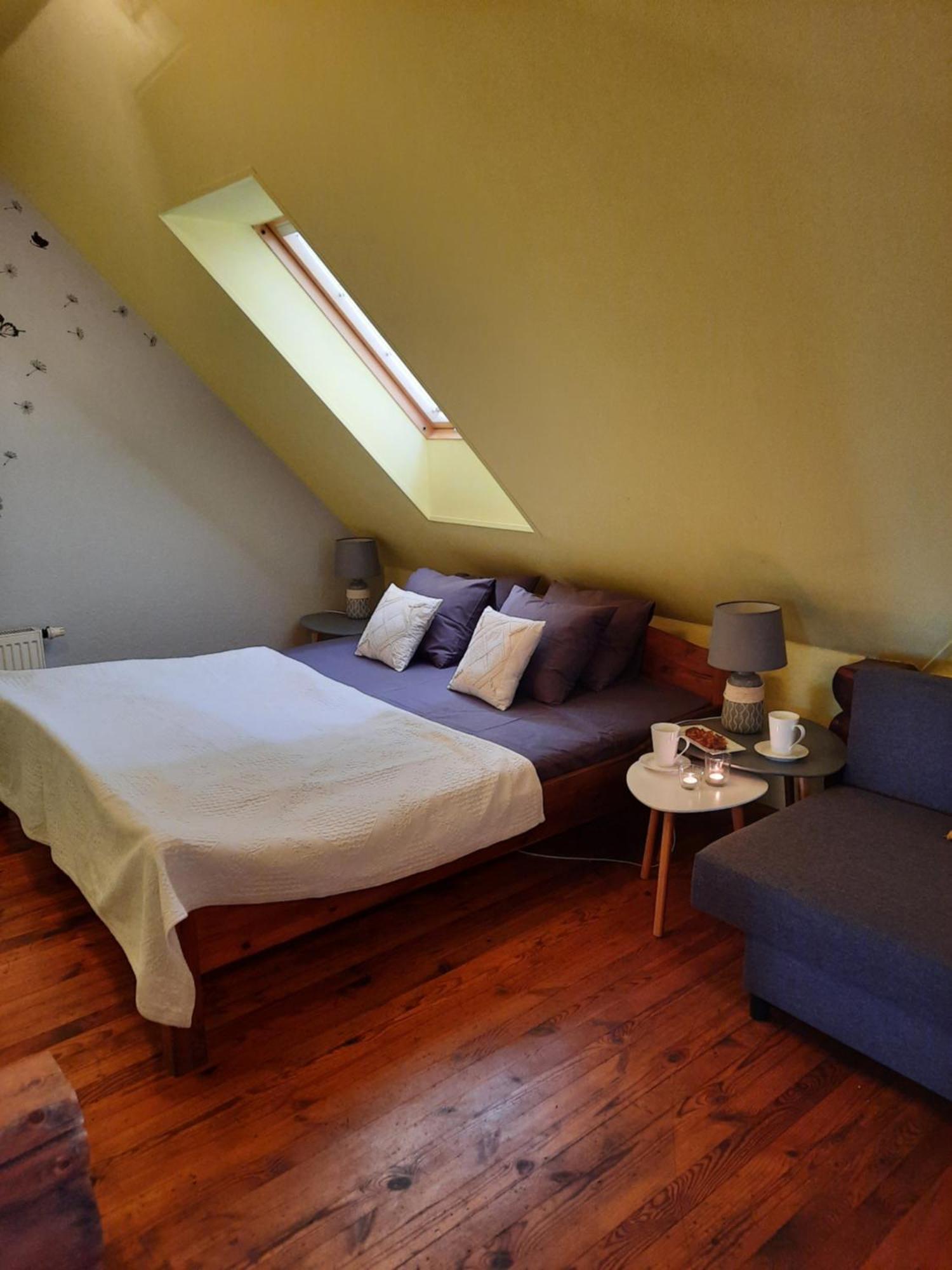 Jaun-Ievinas Hotell Rauna Exteriör bild
