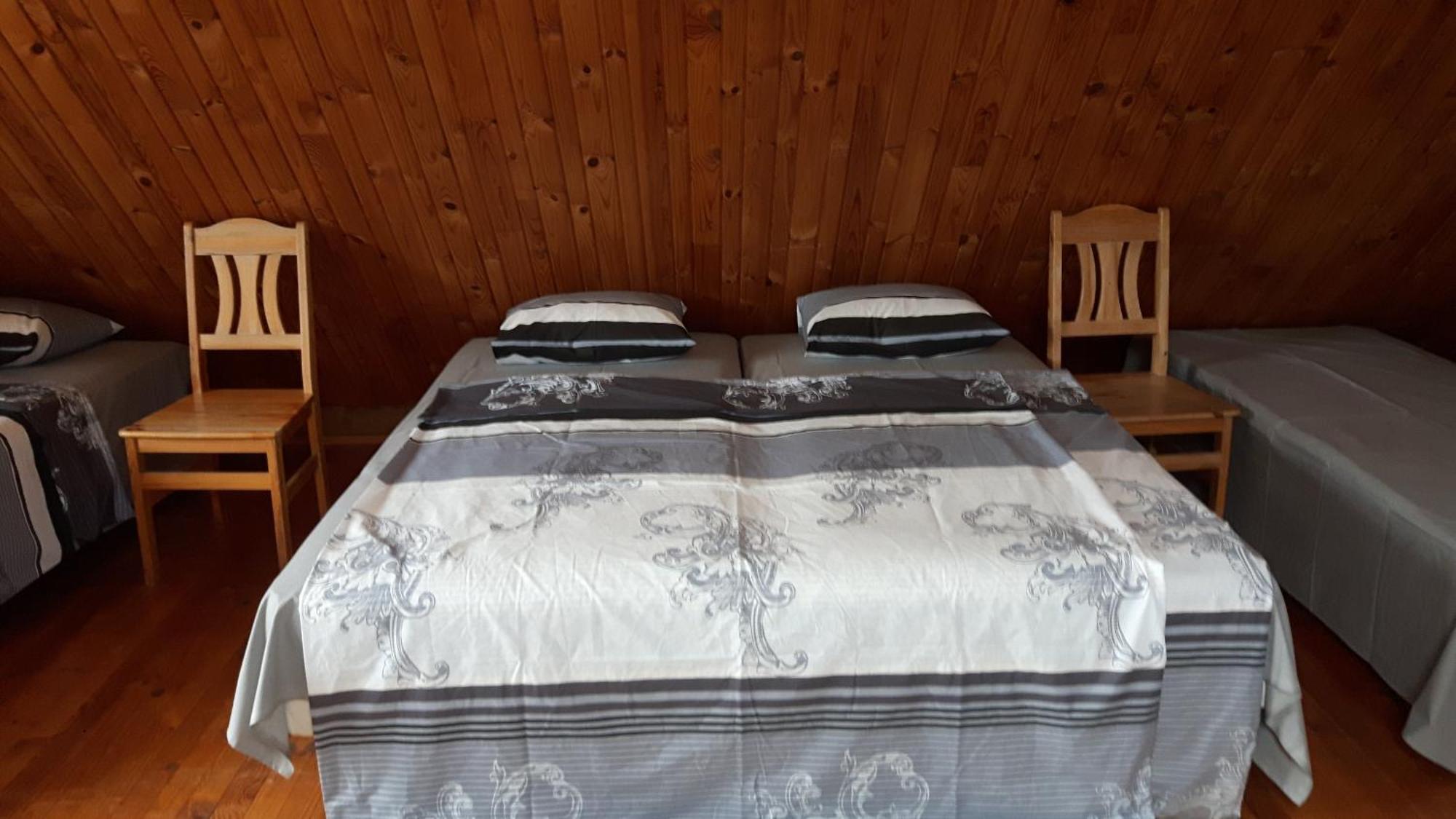 Jaun-Ievinas Hotell Rauna Exteriör bild