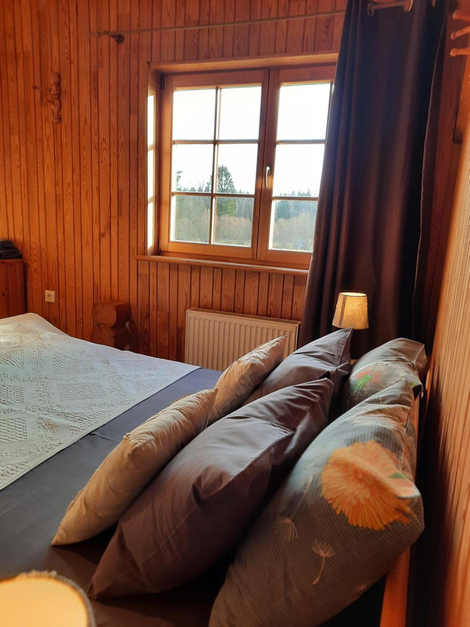 Jaun-Ievinas Hotell Rauna Exteriör bild