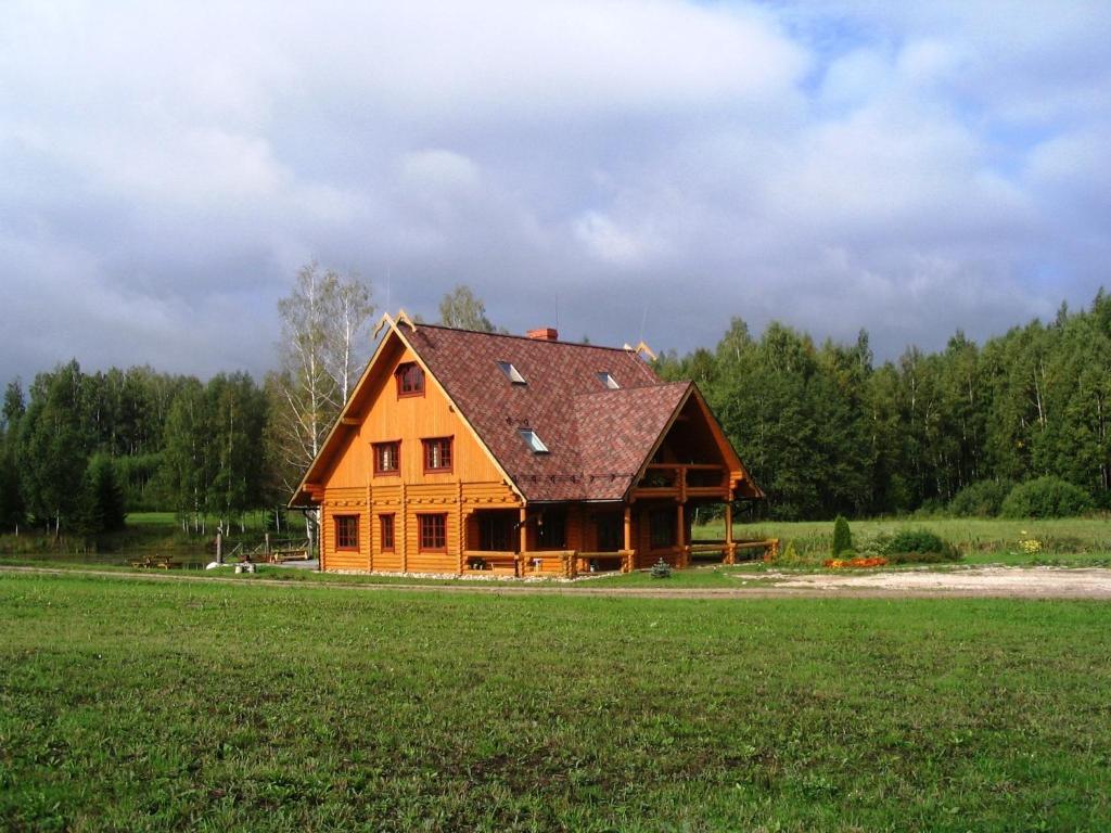 Jaun-Ievinas Hotell Rauna Exteriör bild