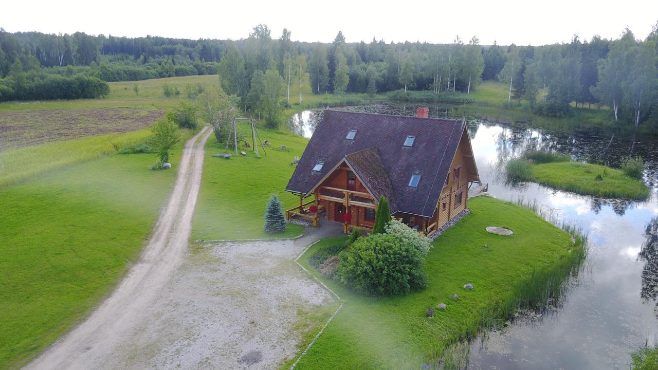 Jaun-Ievinas Hotell Rauna Exteriör bild