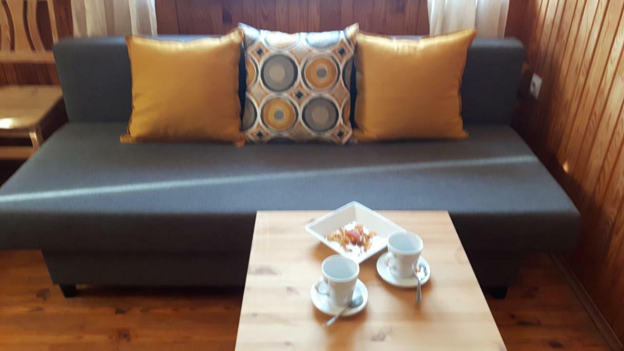 Jaun-Ievinas Hotell Rauna Exteriör bild